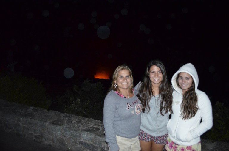 Watching the red glow of the Kīlauea volcano on the big island! 