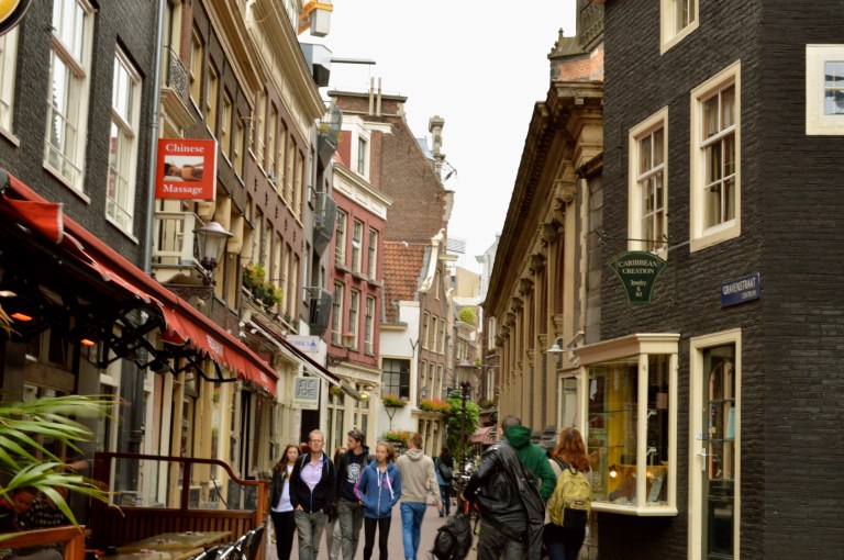 Even the alleys are cute!