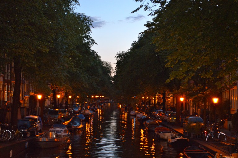 Is it just me or does this look like a theme from a Disney movie? It is so pretty!